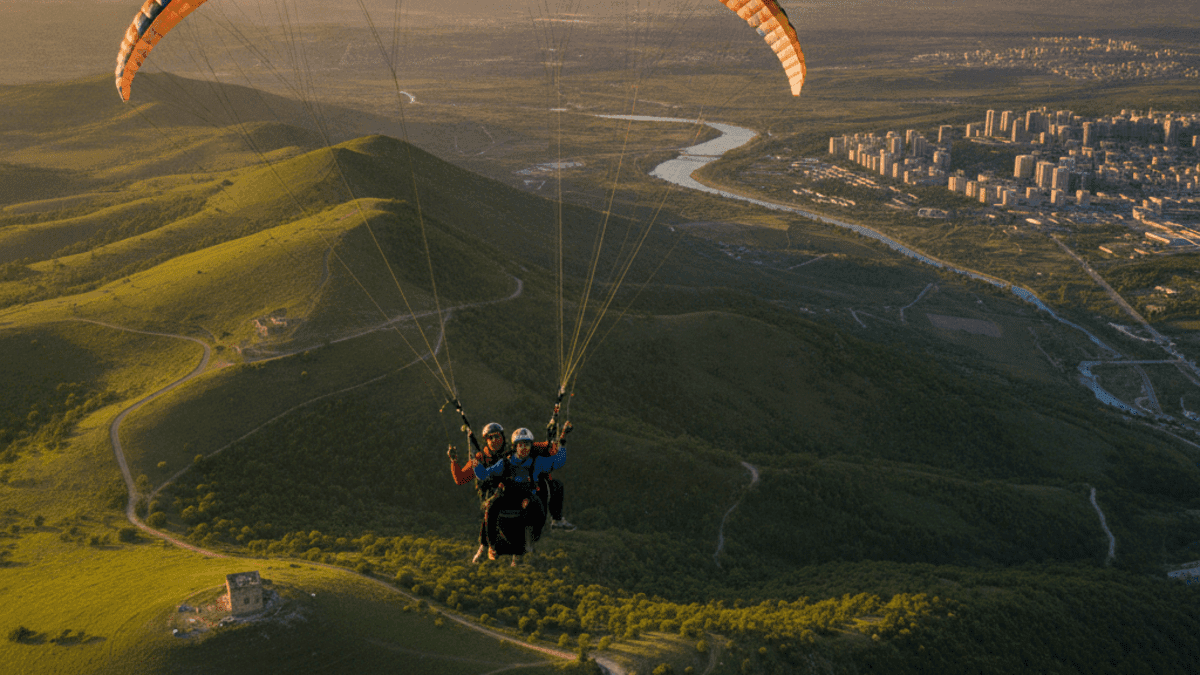 Kayseri Yamaç Paraşütü Fiyatları 3500 TL: Gökyüzünde Değer ve Macera Rehberi